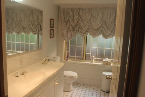 JOHN HUNTER B&B - Accommodation Broadbeach 1