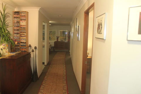 JOHN HUNTER B&B - Accommodation Broadbeach 0