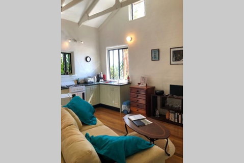 Karma Cottage - Accommodation Broadbeach 2