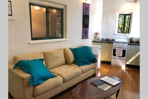 Karma Cottage - Accommodation Broadbeach 3