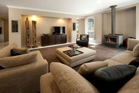 Katherine - Accommodation Broadbeach 1