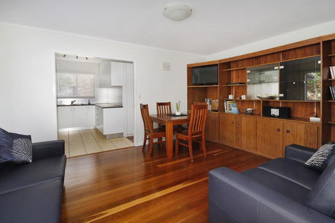 Kennedy Pde 11, Golden Beach - Accommodation Broadbeach 3
