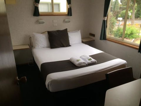 Kerang Cabins - Accommodation Broadbeach 1