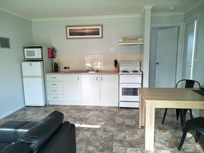 King's Point Retreat - Accommodation Broadbeach 2