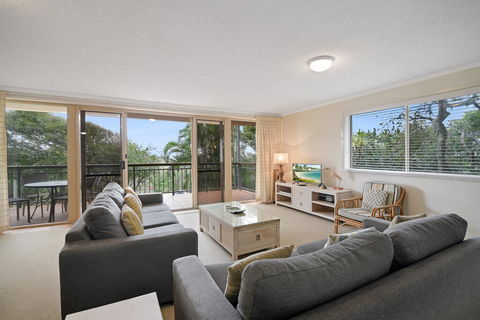 Kingsview - 1/54 Kingfisher Drive - Accommodation Broadbeach 2