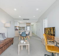 KOZYGURU PARRAMATTA CBD LUXURY 2 BED APT  FREE PARKING NPA011 - Accommodation Broadbeach