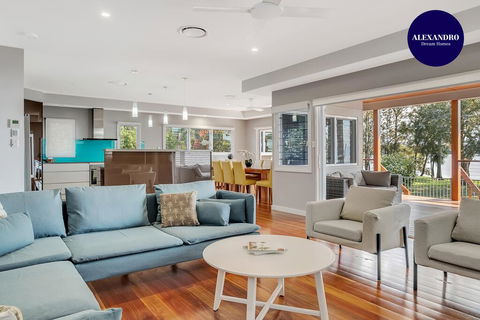 LAKEFRONT And SUNSET HAVEN - Accommodation Broadbeach 0