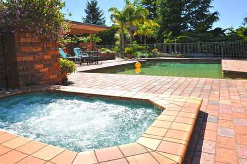 Langbrook Cottages - Accommodation Broadbeach 0