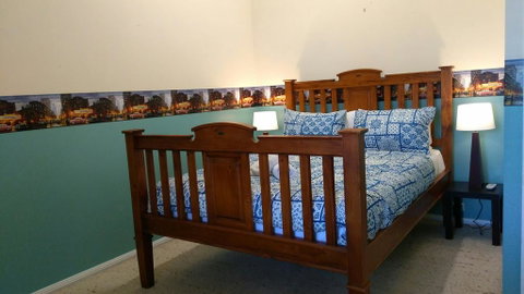 Large 6-Bedroom House With Wifi & Netflix Close To Singleton CBD Hunter Valley - Accommodation Broadbeach 3