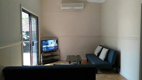 Large 6-Bedroom House With Wifi & Netflix Close To Singleton CBD Hunter Valley - Accommodation Broadbeach 1