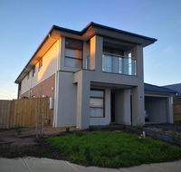 lily family - Accommodation Broadbeach