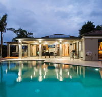 Luxury Waterfront Home - Accommodation Broadbeach