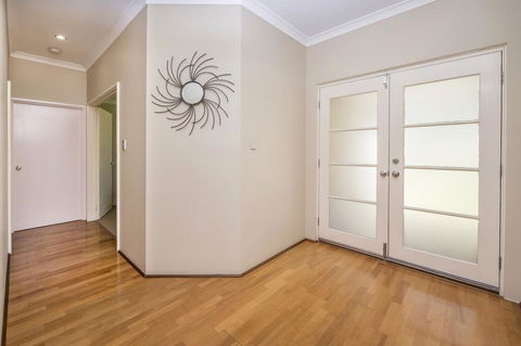 Macs Manor - Accommodation Broadbeach 2