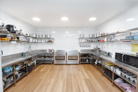 Mad Monkey Backpackers Village - Accommodation Broadbeach 3
