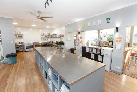 Mad Monkey Backpackers Village - Accommodation Broadbeach 2