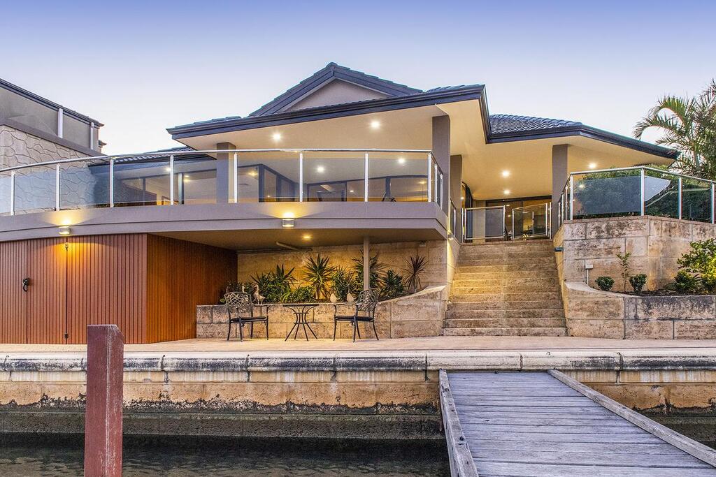 Greenfields WA Accommodation Broadbeach