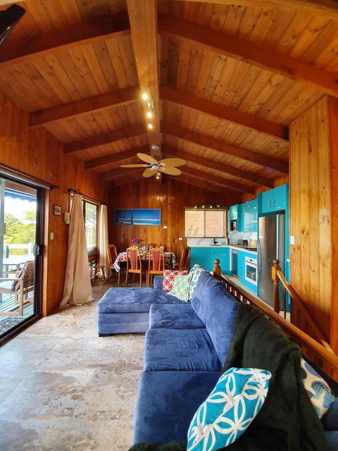 Marazul Paradise Beach House- Panoramic Ocean Views - Accommodation Broadbeach 3