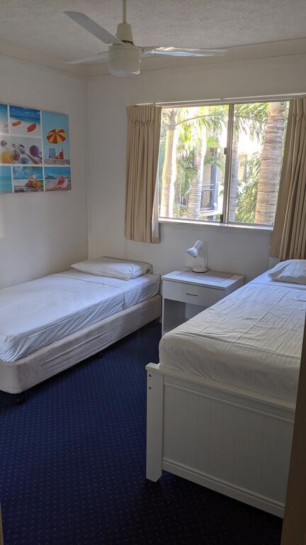 Mermaid Beach Apartment - Accommodation Broadbeach 3