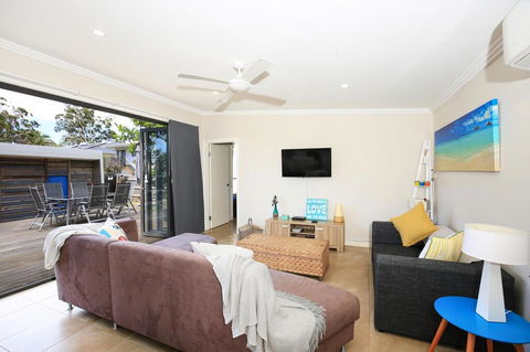 Mikora, Callala Bay - Accommodation Broadbeach 3