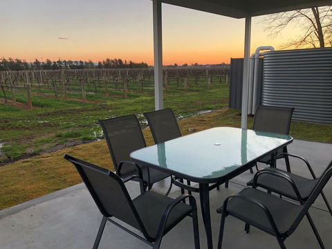 Milawa Vineyard Views - Guesthouse 1 - Accommodation Broadbeach 3
