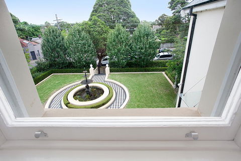 Modern And Cosy Inner West Apartment - Accommodation Broadbeach 3
