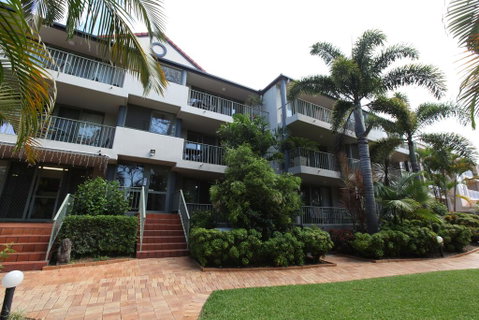 Montana Palms Resort - Accommodation Broadbeach 2