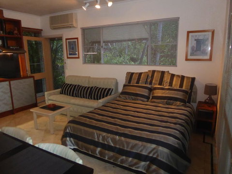 Montauk Rainforest Retreat - Accommodation Broadbeach 3