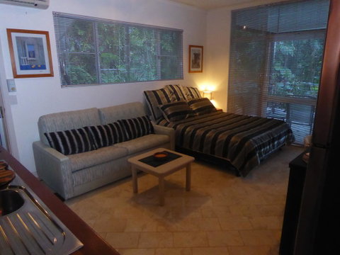 Montauk Rainforest Retreat - Accommodation Broadbeach 2