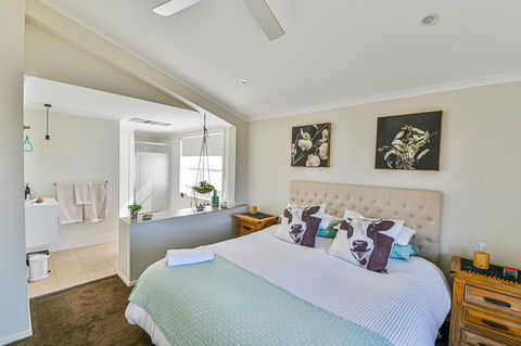 Mortimers Wines - The Canopy Loft - Accommodation Broadbeach 1