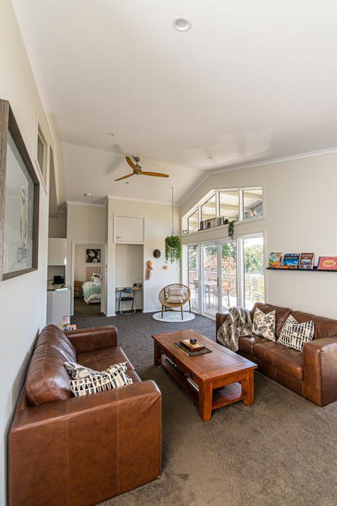 Mortimers Wines - The Canopy Loft - Accommodation Broadbeach 3