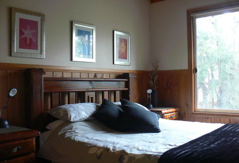 Mountain Hideaway - Accommodation Broadbeach 2