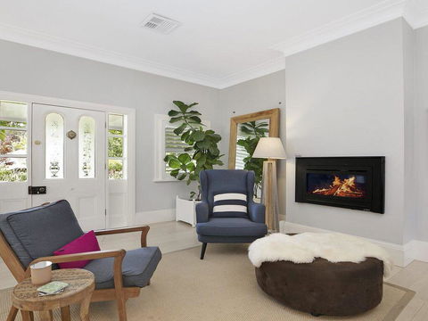 Nattai Lodge - House & Cottage In Beautiful Garden - Accommodation Broadbeach 2