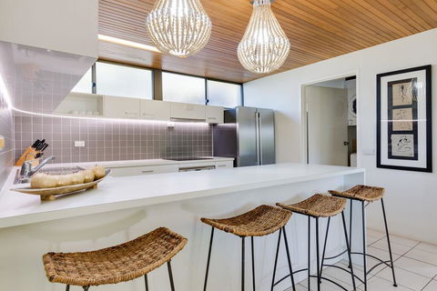 Nautilus Beachfront Villas & Spa - Accommodation Broadbeach 3