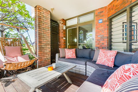 Nautilus Beachfront Villas & Spa - Accommodation Broadbeach 1