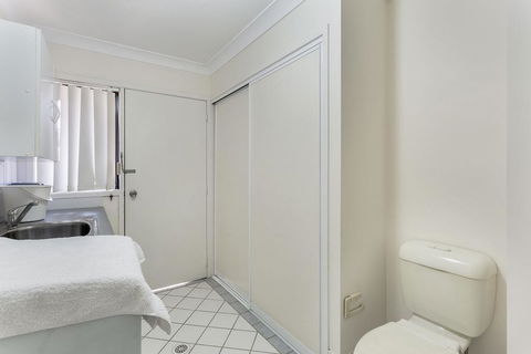 Navala Avenue, 6 - Accommodation Broadbeach 1