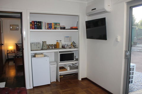Jacaranda Hideaway Bed & Breakfast - Accommodation Broadbeach 4