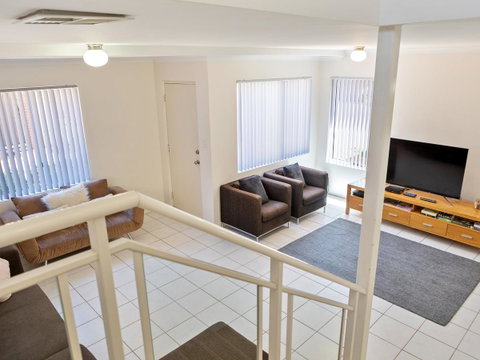 Cooper Street - Accommodation Broadbeach 5