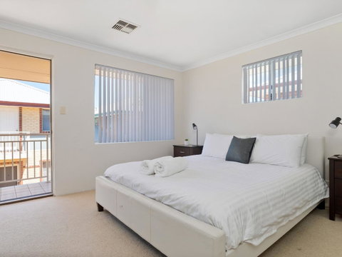 Cooper Street - Accommodation Broadbeach 8