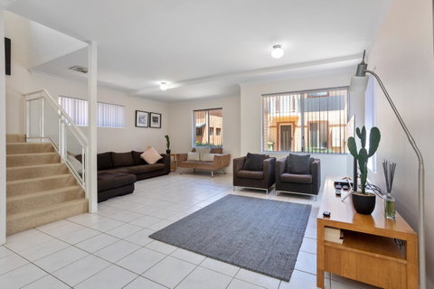 Cooper Street - Accommodation Broadbeach 3