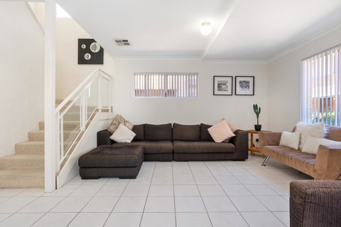 Cooper Street - Accommodation Broadbeach 1