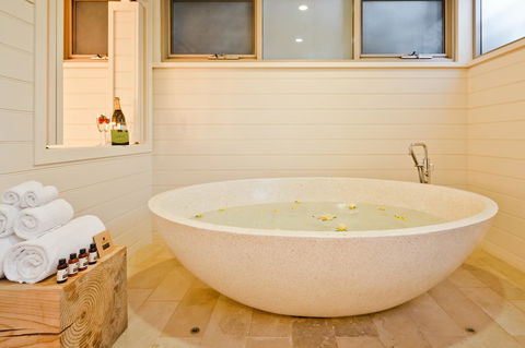 Injidup Spa Retreat - Accommodation Broadbeach 7