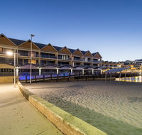 Dolphin Quay Apartments - Accommodation Broadbeach