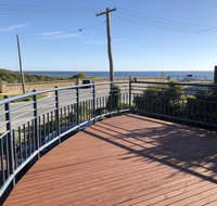 Halls Head Beach House - Accommodation Broadbeach
