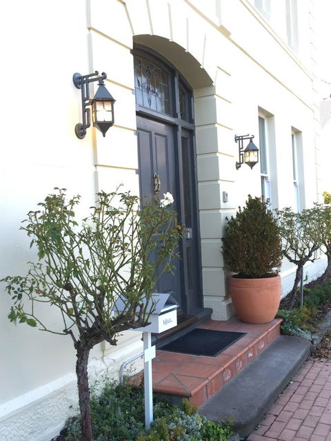 Clydesdale Manor - Accommodation Broadbeach 4
