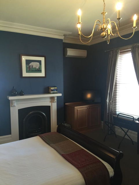 Clydesdale Manor - Accommodation Broadbeach 16