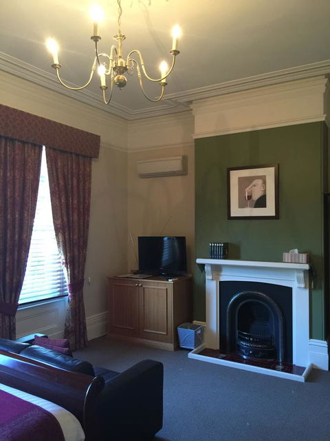 Clydesdale Manor - Accommodation Broadbeach 15