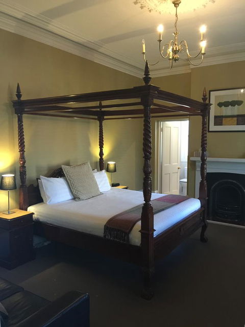 Clydesdale Manor - Accommodation Broadbeach 13