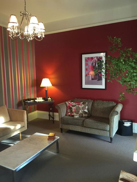 Clydesdale Manor - Accommodation Broadbeach 12