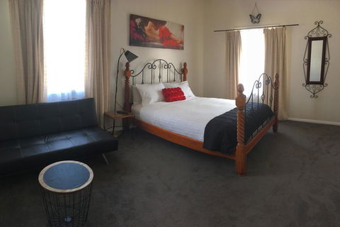 Apartment 5ive - Accommodation Broadbeach 7