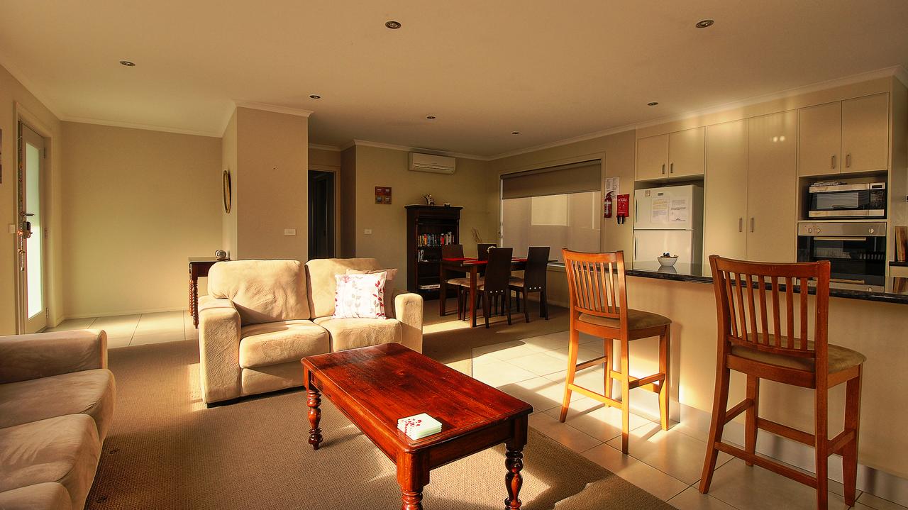 Kingston TAS Accommodation Broadbeach